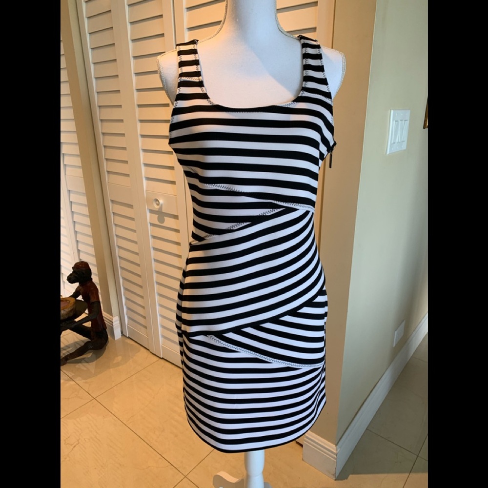 Michael Kors light weight stretchy dress. 10
